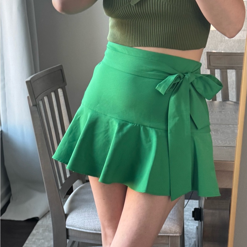 ZARA St Patrick’s Green Wrap Skort Skirt with Shorts Under with Side Tie Bow - Picture 2 of 16